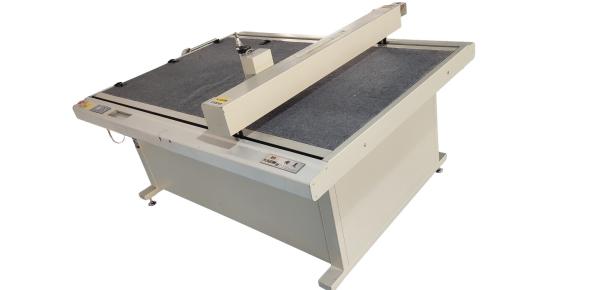 1500*900mm Cutting Area KAEMI M2 Template Sheet Cutting Machine for POM Cutting Materials