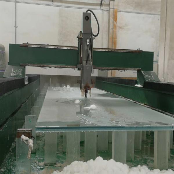 Прозрачный уборщик бассейна Треугольный вакуумный уборщик для семейного бассейна