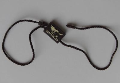 A roupa plástica Hang Tags Fasteners Apparel Hang do produto feito sob encomenda etiqueta fornecedores