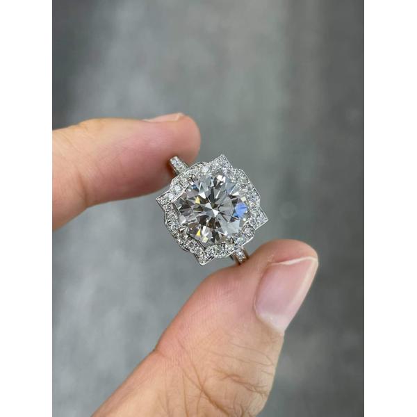 Des diamants fabriqués en laboratoire, des bijoux fabriqués en laboratoire, des diamants cultivés, des bijoux, des anneaux de diamants.