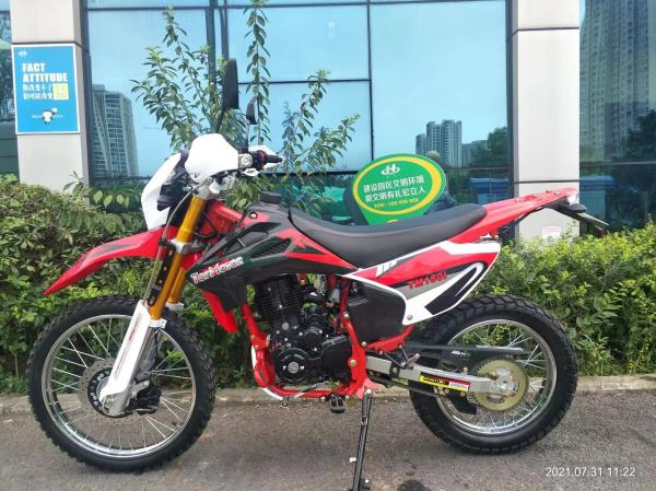 2022 Novo Lifan ZS Motocicleta de alta qualidade com arrefecimento de ar venda a quente barata 250cc rua moto de terra legal