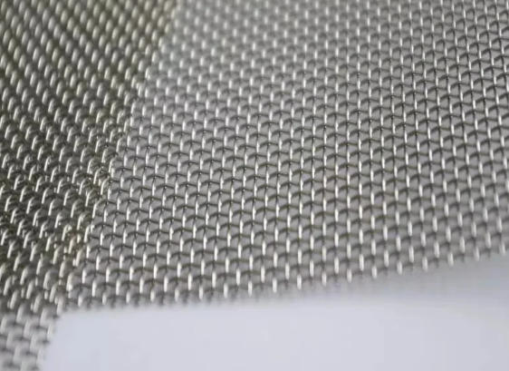 Plain, Twill, and Dutch Weaves Titanium Woven Wire Mesh for Fine Filtration