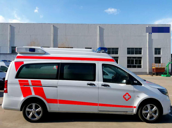 Medical Mercedes Benz Ambulance Gasoline 7 Seats 4×2 White