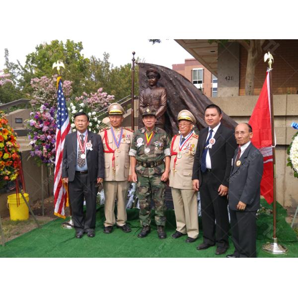 Античный кремниевый бронзовый памятник солдату статуи Патина отделка