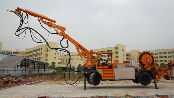 KC3017 Robotic Shotcrete Machine With Concrete Spraying Manipulator 4 - Wheel Drive