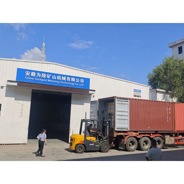 TK 204 Conveyor Roller Bearing Housing Hot Pressed Steel Roller End Cap For Industrial Conveyor