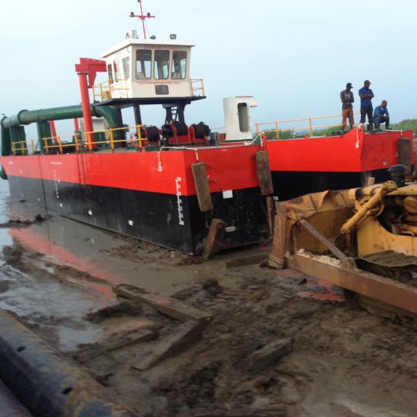 Diesel Engine Powered Sand Dredging Equipment For Inland Waterways