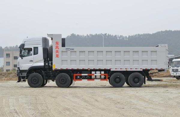 Remolque de caminhão para venda Dongfeng 8×4 Tipper 600hp Cummins Motor 6 cilindros Manual