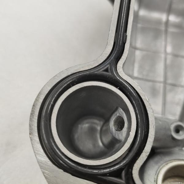 Parties d'assemblage de moteurs à motocyclettes à injection directe pour têtes de cylindres de moteurs communs