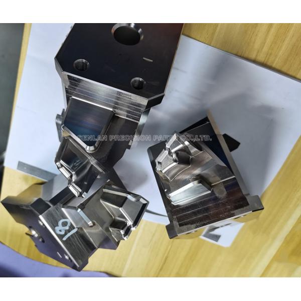 1.2738 Steel Auto Mold Slider with 38-42HRC Hardness and Wire Cutting Process