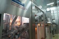 La máquina integrada de llenado y tapado de soplado para la línea de producción aséptica de bebidas de 18.000 BPH