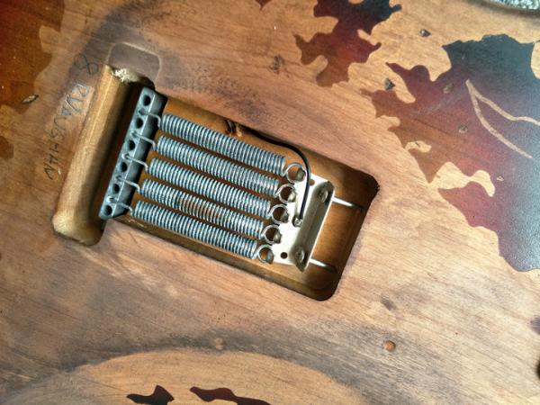 High Quality The new handmade remains ST SRV electric guitar,Do old electric guitar,Real photo,Free shipping