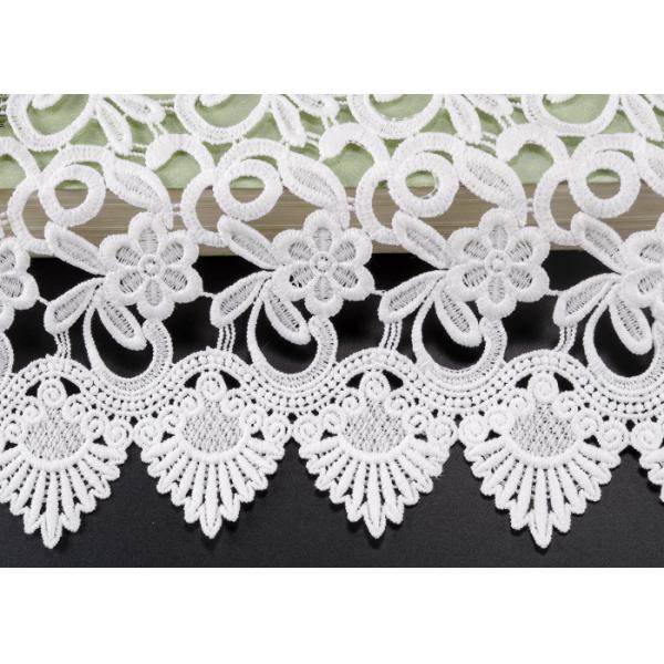 Отделка шнурка ярлыка одежды белого цветка расстворимая в воде для одежды удобной