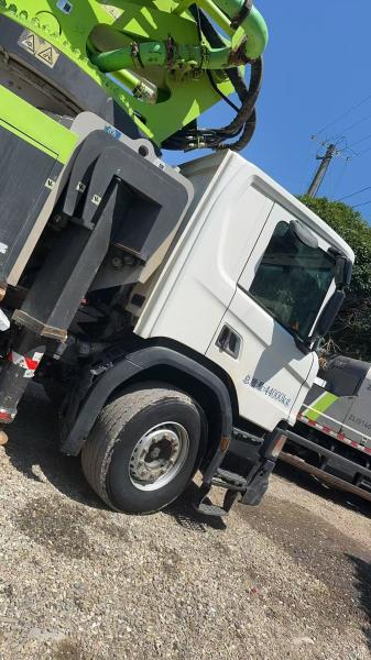 Camión bomba de hormigón Zoomlion 63m 2020 con chasis Scania