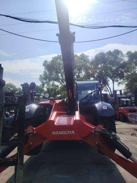 Handling of Heavy Materials The Hangcha T40-180XH16D Second Hand Forklift for Lumber Yards and Agricultural Settings
