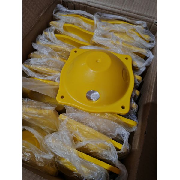 Yellow ABS Plastic Road Stud Pavement Marker with 170*170*45mm 173*173*65mm 200*200*70mm Sizes for Traffic Safety