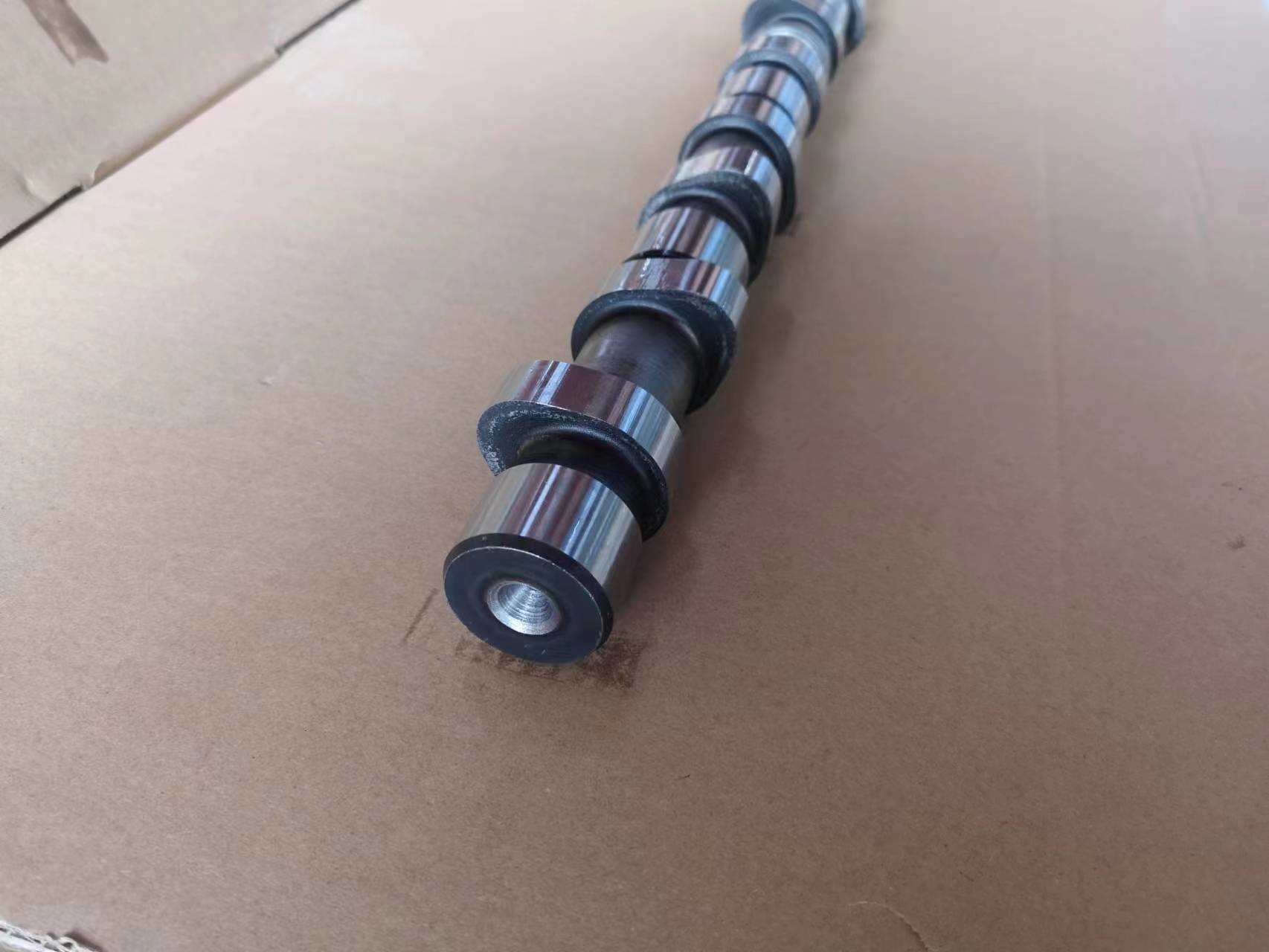 4HF1 4HG1 Камшафт ISUZU Части двигателя 8970778290 Процесс ковки Управление клапаном воздушного клапана Камшафта