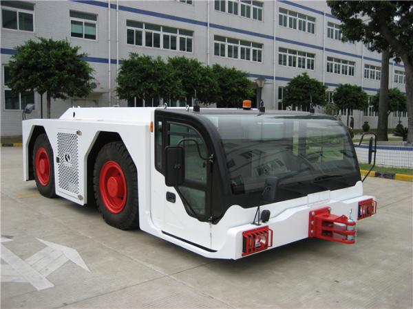 4 Wheels Driving 220KN Aircraft Tow Tractor