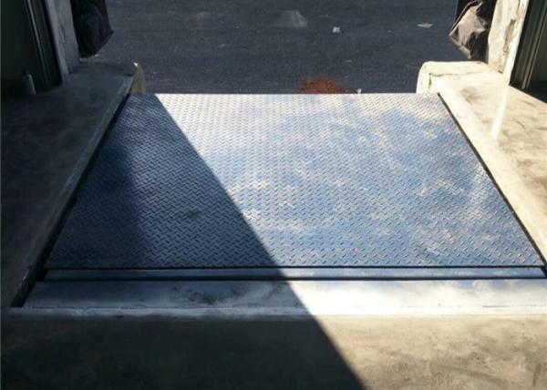 Electric Telescopic Dock Levelers With Retractable Lip Extend Utmost Range To Vehicle Bed