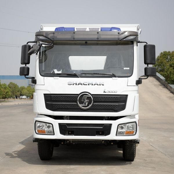 High-Speed 4WD Diesel Off-Road Ambulance Crash Truck Manual Transmission Diesel Fuel for Hospitals Medical Use
