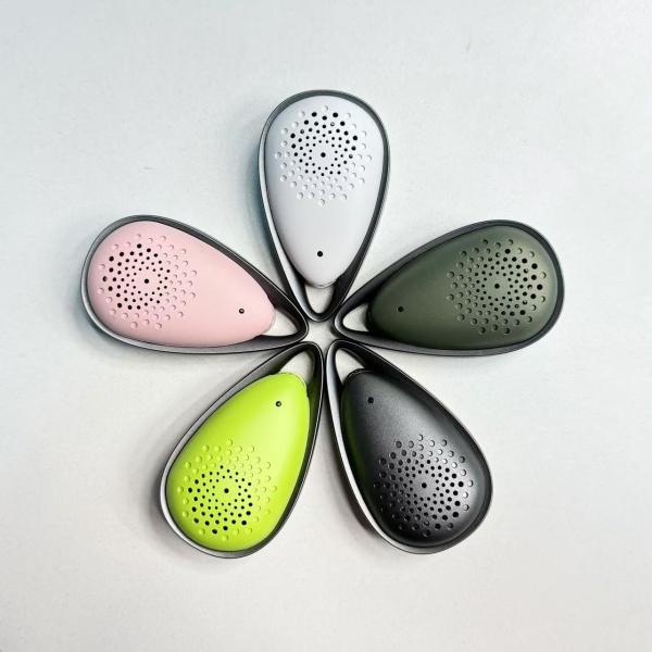 Pink Wearable Air Purifier with 21-Hour Battery Life and 850 MAh Battery Capacity