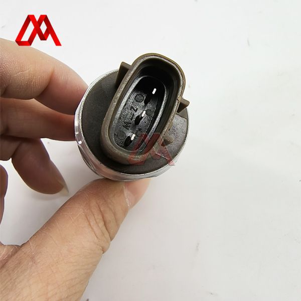 IZUMI 8-97256525-0 Vehicle Speed Sensor 8972565250 for ISUZU NKR77 4JH1T