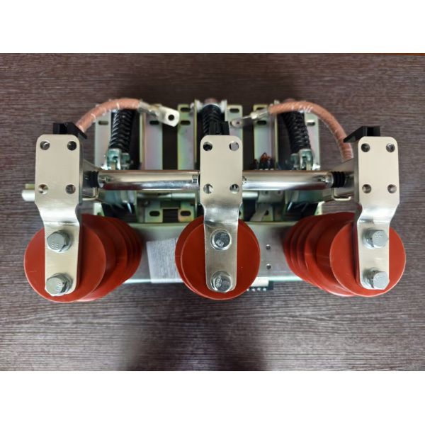 11kv 1250A Indoor Earthing Switch with 150mm Poles And Insulation Plate