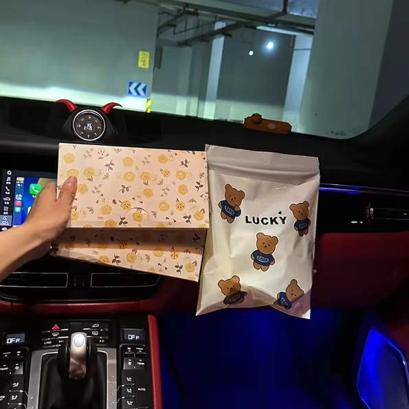 No Trace Bear Folding Garbage Pouch Car Storage Bag with Adhesive for Inside the Car Stand-up Pouch for Diapers Toilet Paper Use