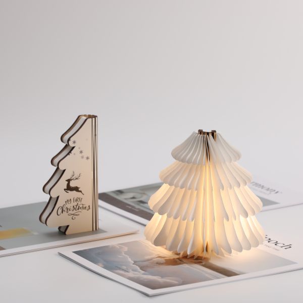 Small Rotating Wood Led Christmas Paper Lamp 700mAh Christmas Tree Shaped