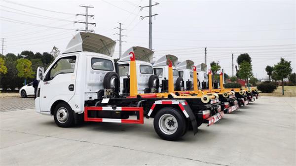 DONGFENG 4x2 Truck Mounted Garbage Compactor Wth 3 Tons Garbage Boxes