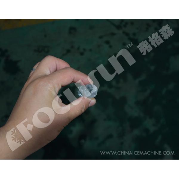 Focusun entrega una máquina de hielo en tubo de calidad alimentaria de 10T/24hr para el mercado minorista en Shanghai