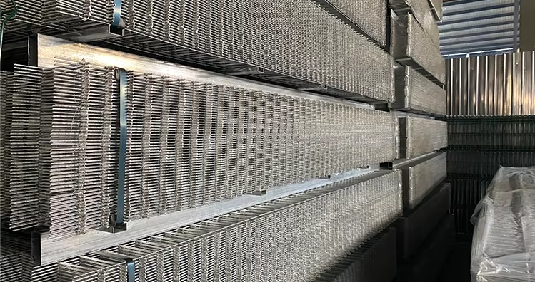 Security Powder Coated Wire Mesh Panels Galvanized Construction Steel
