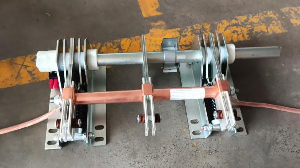 11kV indoor Earthing Switch with 150mm Poles  for Switchgear