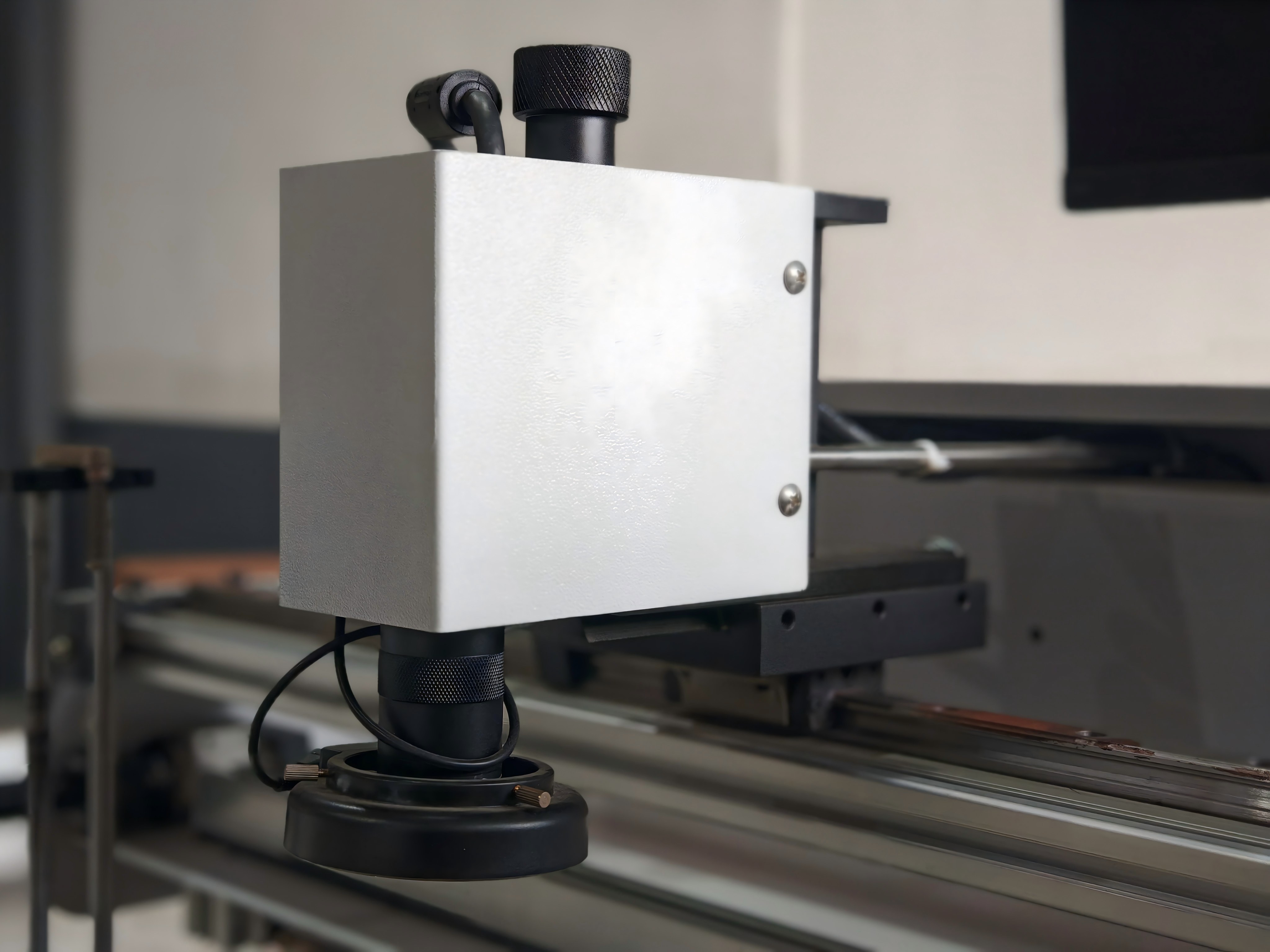SMT-1000 High-End Flexographic Plate Mounting Machine with High-Definition Color Camera and Gearmotor-Driven Lifting Mechanism