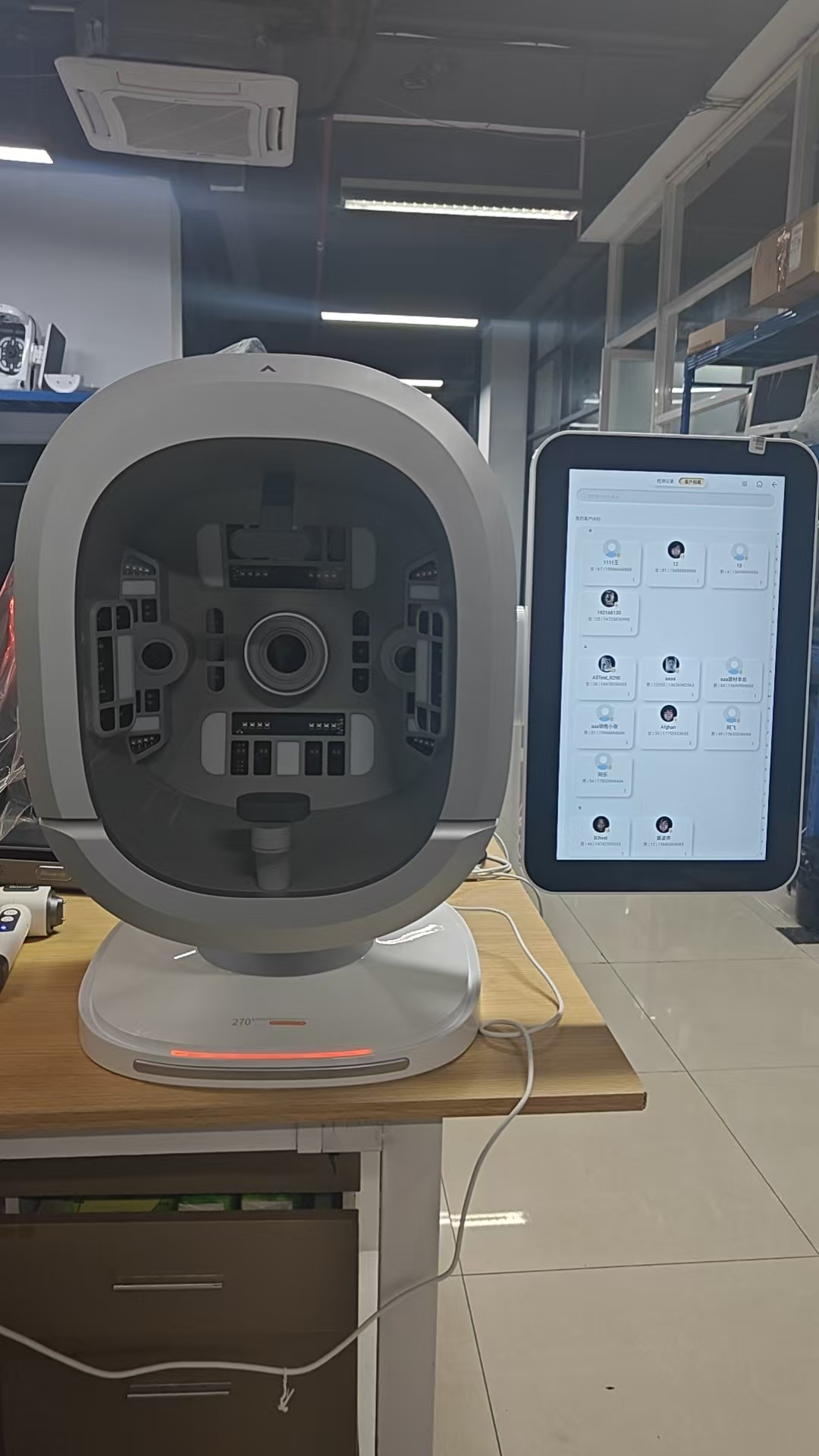 Skin Analysis Full Facial Scanner with 36 Million Image Element Spot Moisture Detector Facial Scanner UV Skin Diagnostic Suitable for All Skin Tones