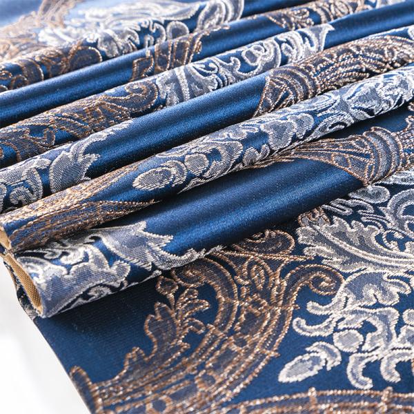 Polyester Jacquard Hotel King Size Bed Runner With Cushion Covers