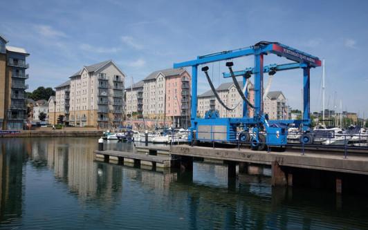 Cabin Control Boat Yacht Marine Travel Lift Crane On Dock Arm