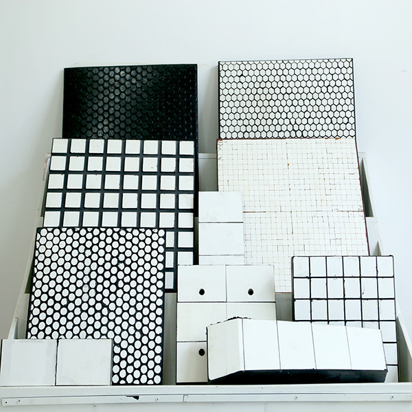 High Impact Resistance Ceramic Wear Liner Customized For Mining Chute