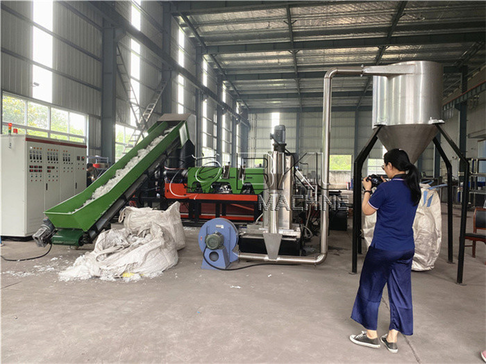 Линия сумка LDPE фильма PE пластиковая дробя повторно используя машину 400kg h