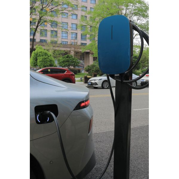 Smart EV Charger Wallbox with 7 kW Fast Charging 32A Phase AC and GBT Interface Standard for Home and Commercial Use