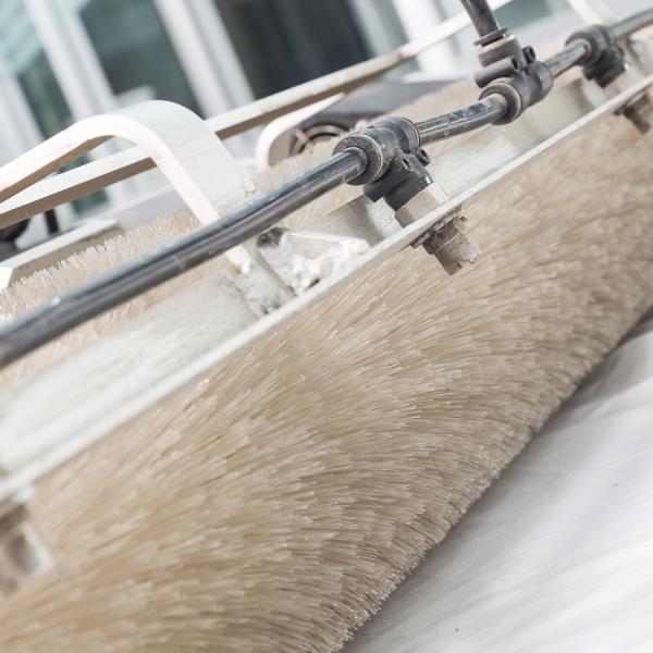 1100 mm Cleaning Width Electric PV Robot for Dry Cleaning and Washing of Solar Panels