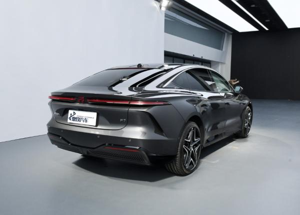 Novos veículos de alta energia automóvel modelo F7 veículo elétrico Ev Sedan 10.5h carregamento