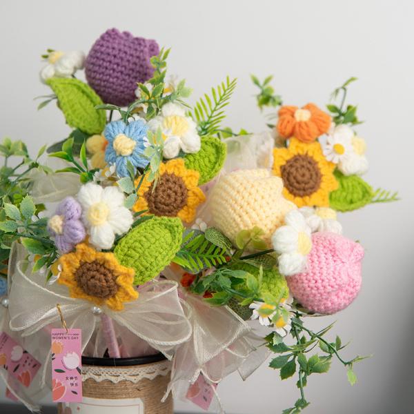 Teacher's Day Gift / Mother's Day Present - Practical Pen with Knitted Sunflower Bouquet