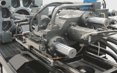 Тип линия сервопривода оборудования МЗ600МД инжекционного метода литья умная отл