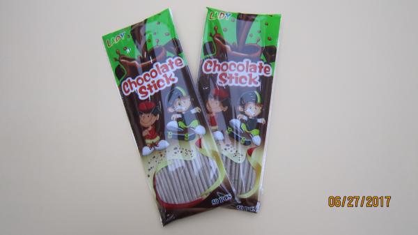 o pó do chocolate embalou na linha de produção automática do pó dos doces da vara da palha