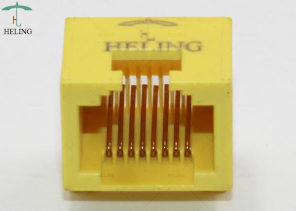 Trava acima do RJ45 Unshielded com o ângulo direito do conector do furo para os ethernet automotivos