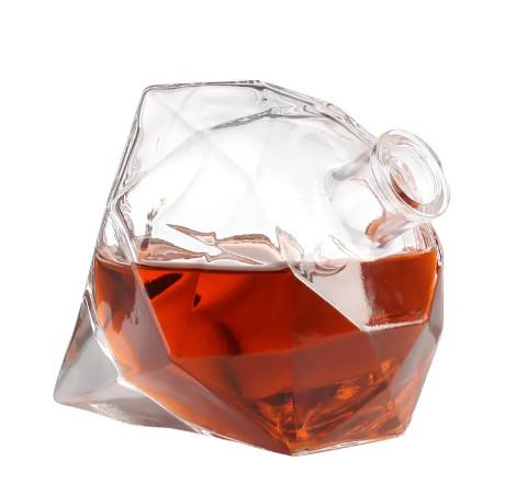 Liquor Clear Glass Diamond Shaped Bottle With Sophisticated Look