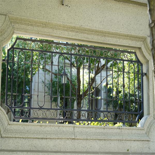 Long Service Life Advantage Aluminum Slat Metal Fence Elegant Balustrades Handrails