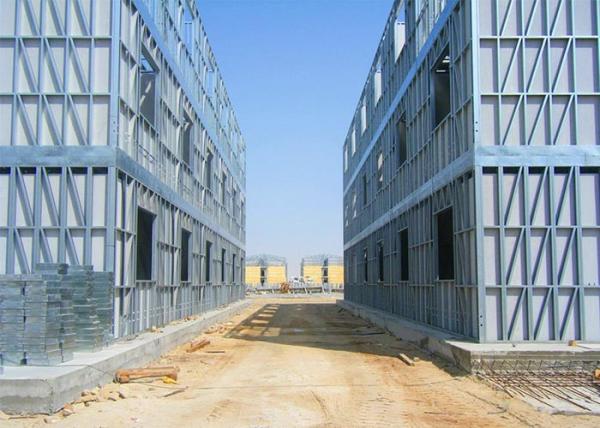 A construção de aço trabalha prédios de apartamentos pré-fabricados/casas modulares