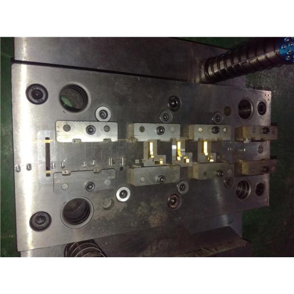 La chapa progresiva modificada para requisitos particulares de la precisión muere los pernos de la bruja/del enchufe del contactor de los zócalos